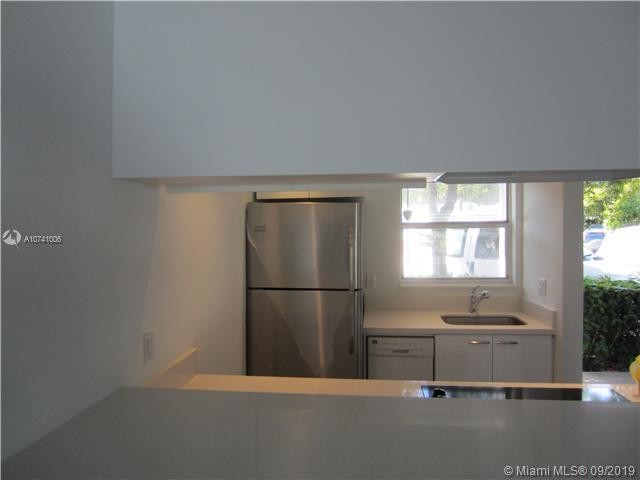 Building Photo - 798 Crandon Blvd