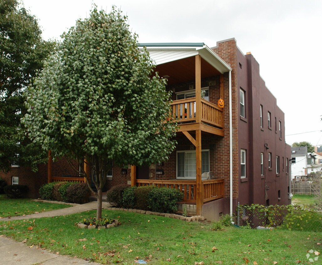 Foto del edificio - 808 Kanawha Blvd W