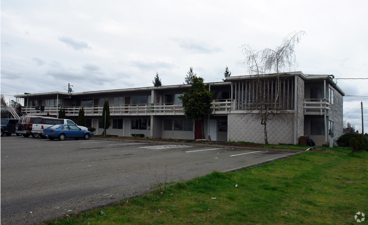 Primary Photo - Coronet Apartments