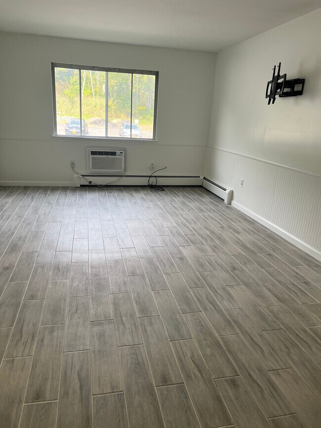 Foto del edificio - 32 Tanager Rd