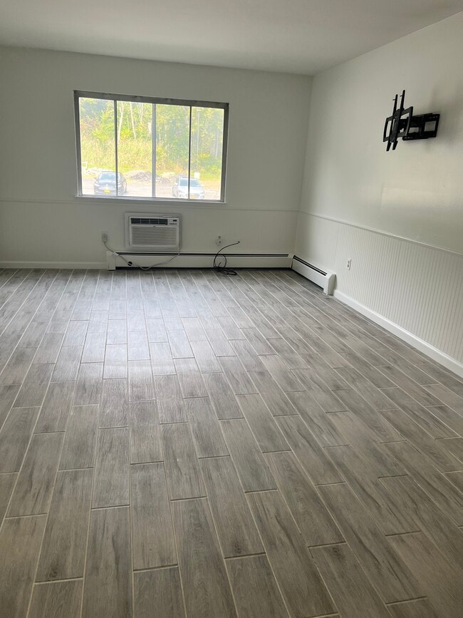 Building Photo - 32 Tanager Rd