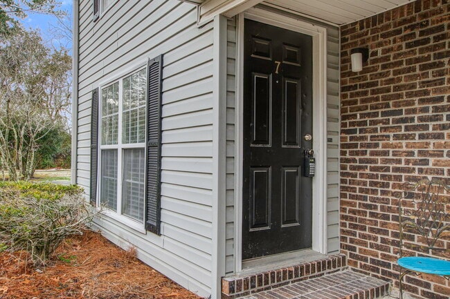 Photo - 2494 Etiwan Ave House