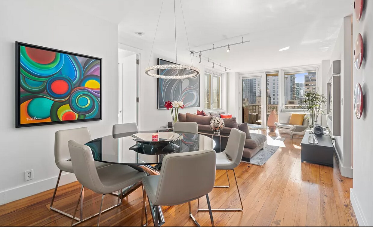 Foto principal - 212 E 47th St