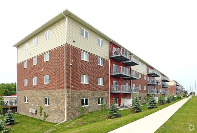 Building - Altoona Towers