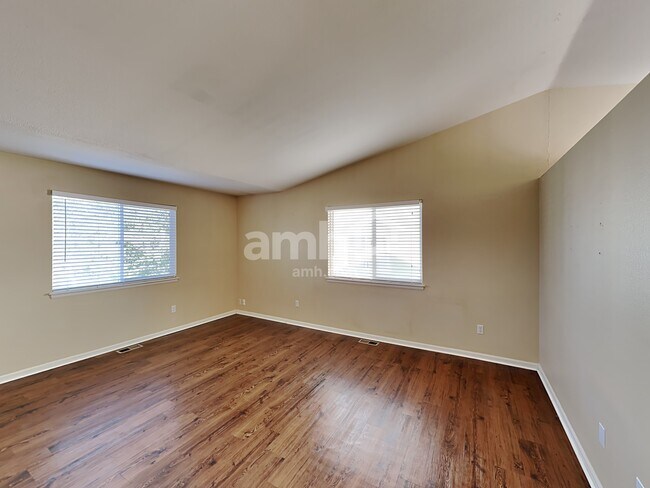 Building Photo - 160 Mountain Ash Court