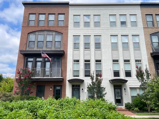 Foto del edificio - 924 King Farm Blvd