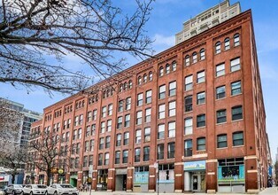 Building Photo - 225 W Huron St