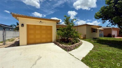 Building Photo - 6957 NW 9th Ct
