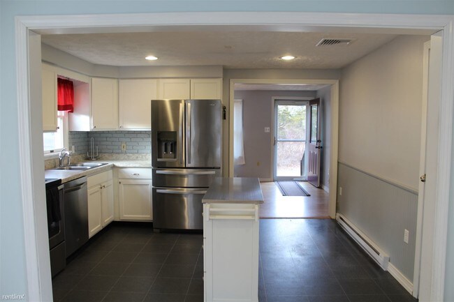 Building Photo - 3 br, 2 bath House - 194 Allen Ave