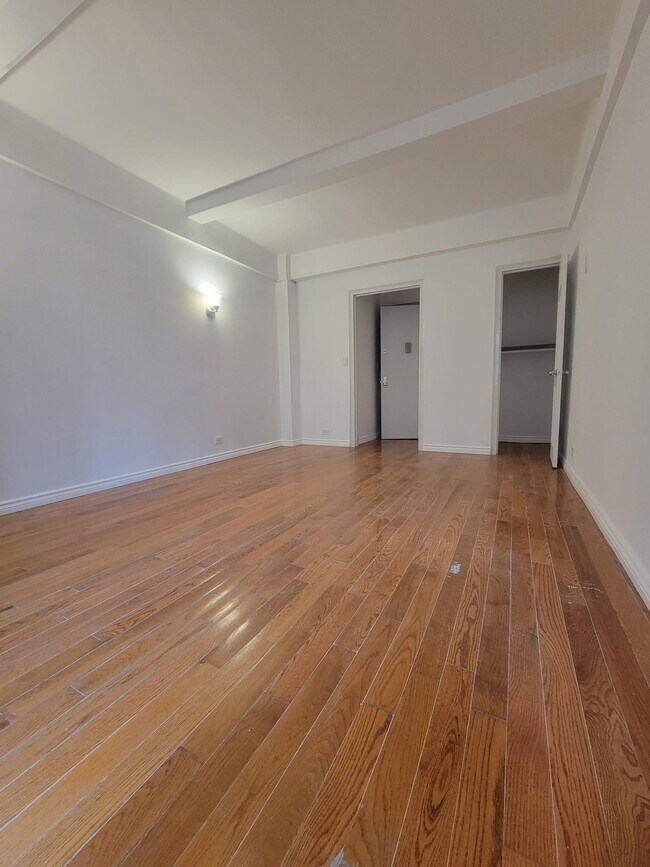 Foto del edificio - 201 E 35th St
