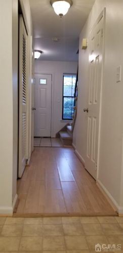 Foto del edificio - 2103 Timber Oaks Rd