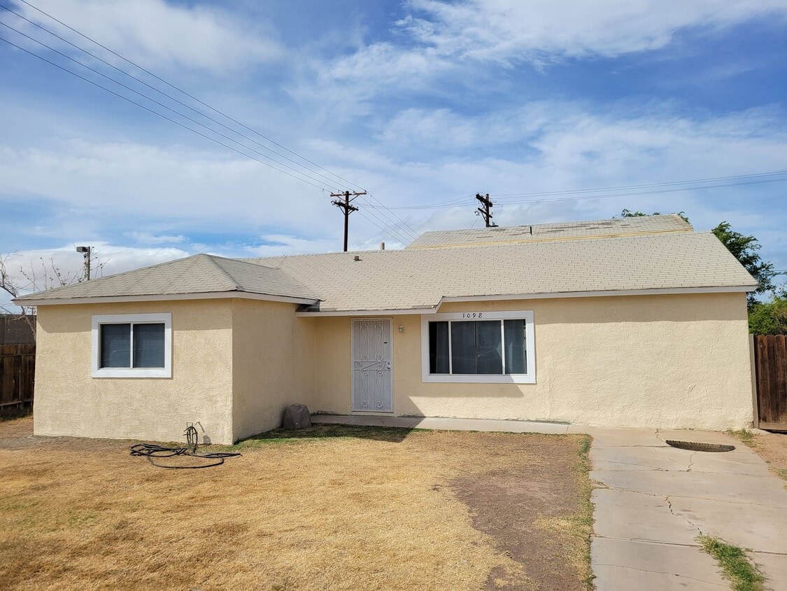 Primary Photo - 1098 Rose Ave
