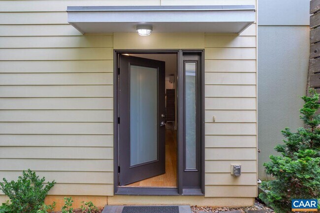 Foto del edificio - 109 Riverbluff Cir