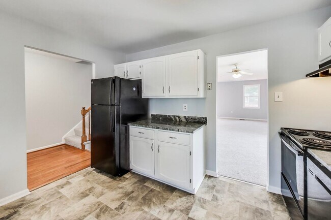 Foto del edificio - Lovely on Livingstone END UNIT 4 BED + 2.5 Ba