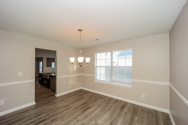 Building Photo - 1103 Village Oaks