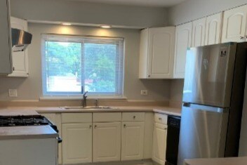 kitchen - 7211 Division St