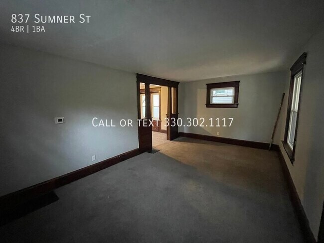 Building Photo - Four bedroom one bathroom home for rent