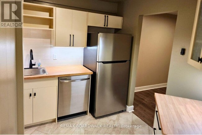 Building Photo - 266 Lorry Greenberg Dr