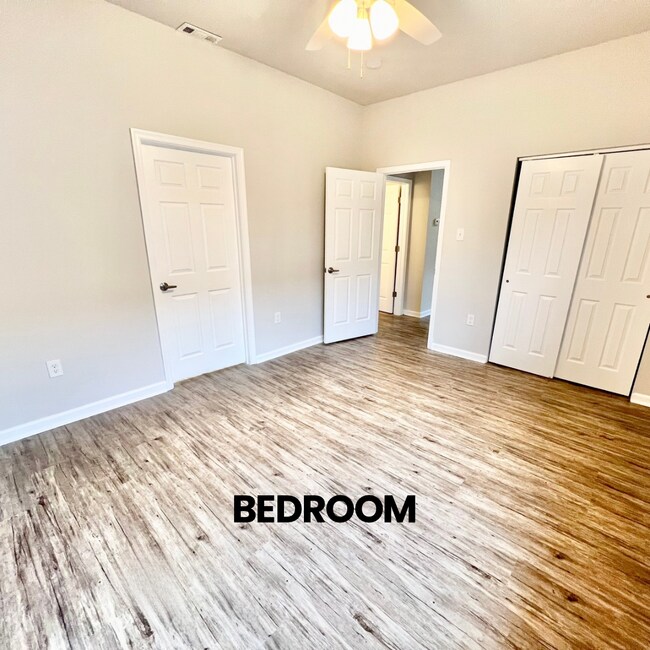 Foto del edificio - 619 Bath St