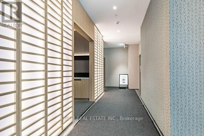 Building Photo - 720 Whitlock Ave