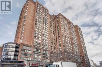 Building Photo - 633 Bay St.