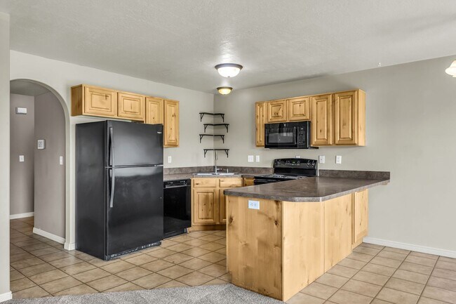 Foto del edificio - Spacious 4-Bedroom Home Near Hill Air Force Base