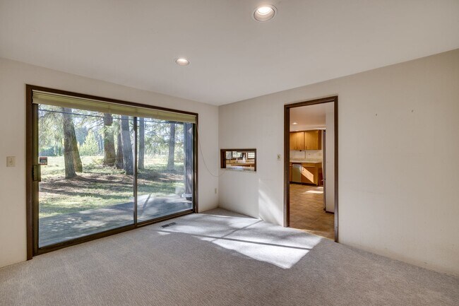 Foto del edificio - Mid Century Charming Bothell Home For Rent!