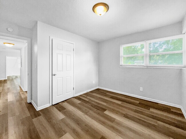 Foto del edificio - 4823 Donnybrook Ave