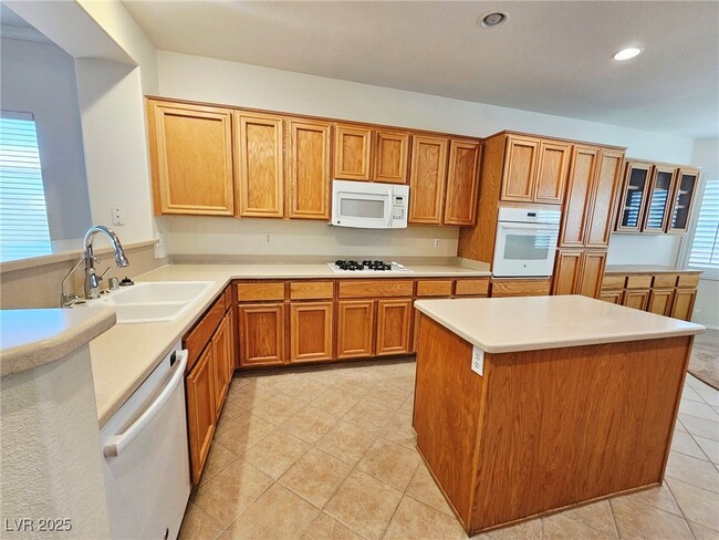 Foto del edificio - 2570 Hayesville Ave