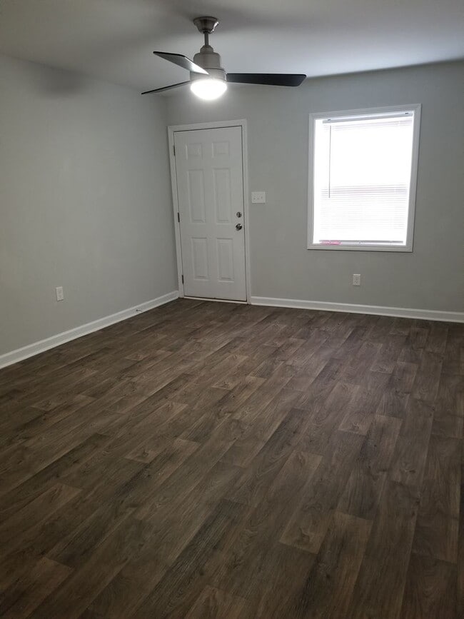 Building Photo - 5907 Lone Oak Dr SW