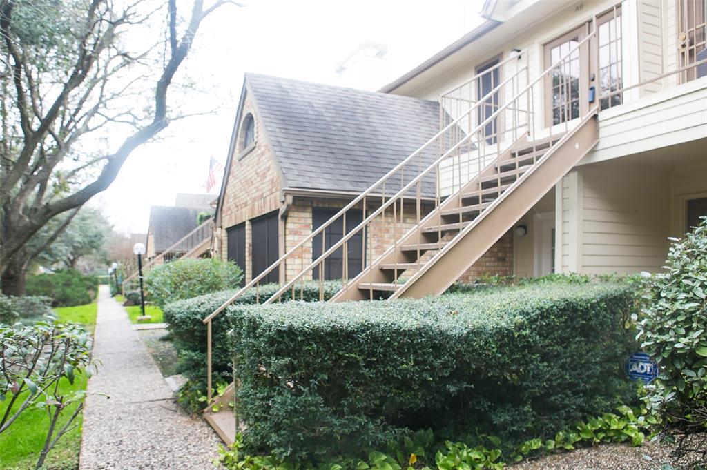 Foto principal - 2425 Holly Hall St