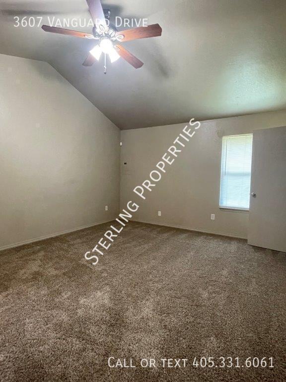 Building Photo - 3607 Vanguard Dr