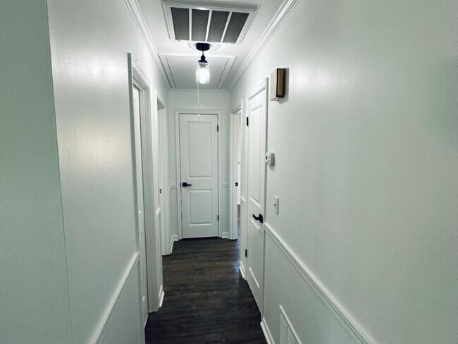 Foto del edificio - 317 Devonwood Ct