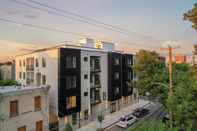 Building Photo - 2625 W Jefferson St