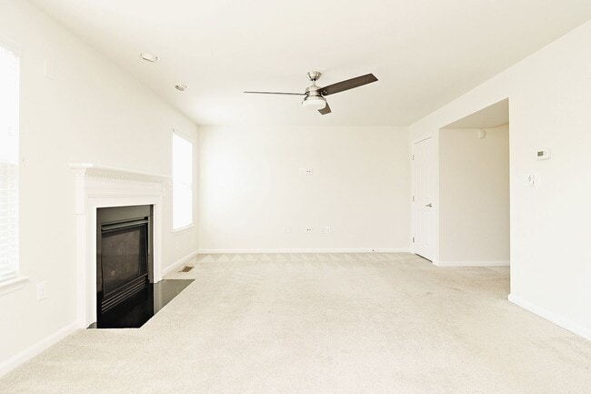 Building Photo - Pet-Friendly Holly Hill Home With Fenced Yard