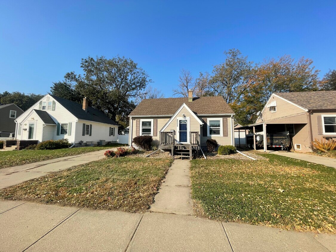 2005 S Grange Ave, Sioux Falls, SD 57105 House Rental in Sioux Falls