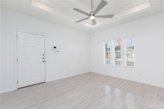 Foto del edificio - 805 N Clarence Ave