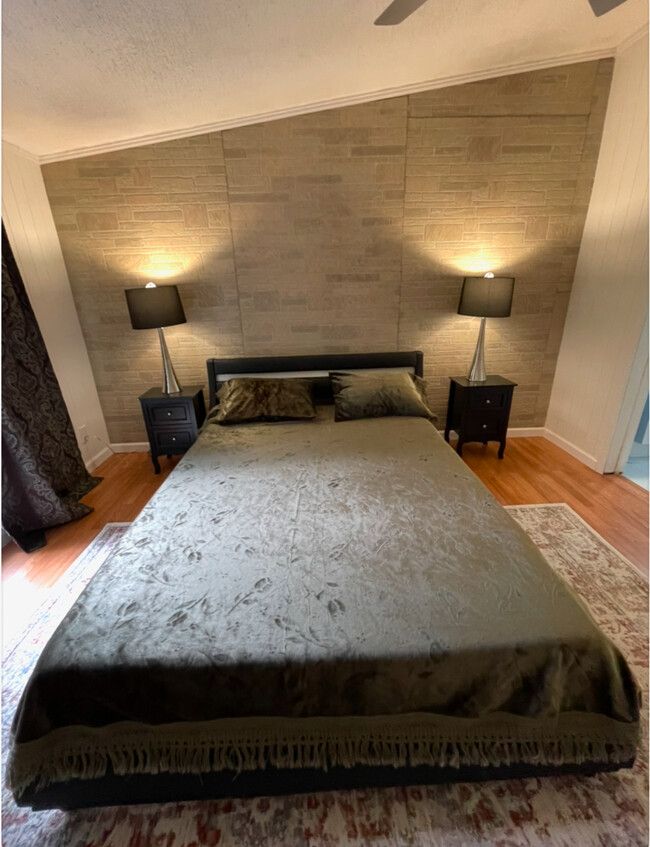 Foto del edificio - 18 Rivercrest Ln