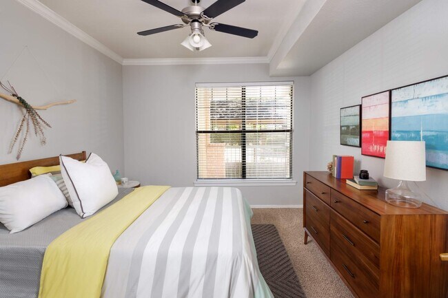 Building Photo - Eastbridge Apartments