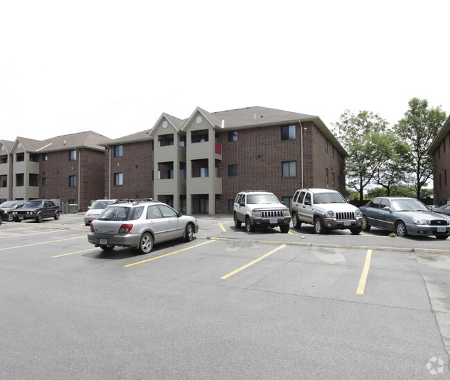University Terrace Apartments for Rent with Parking Lincoln, NE 19