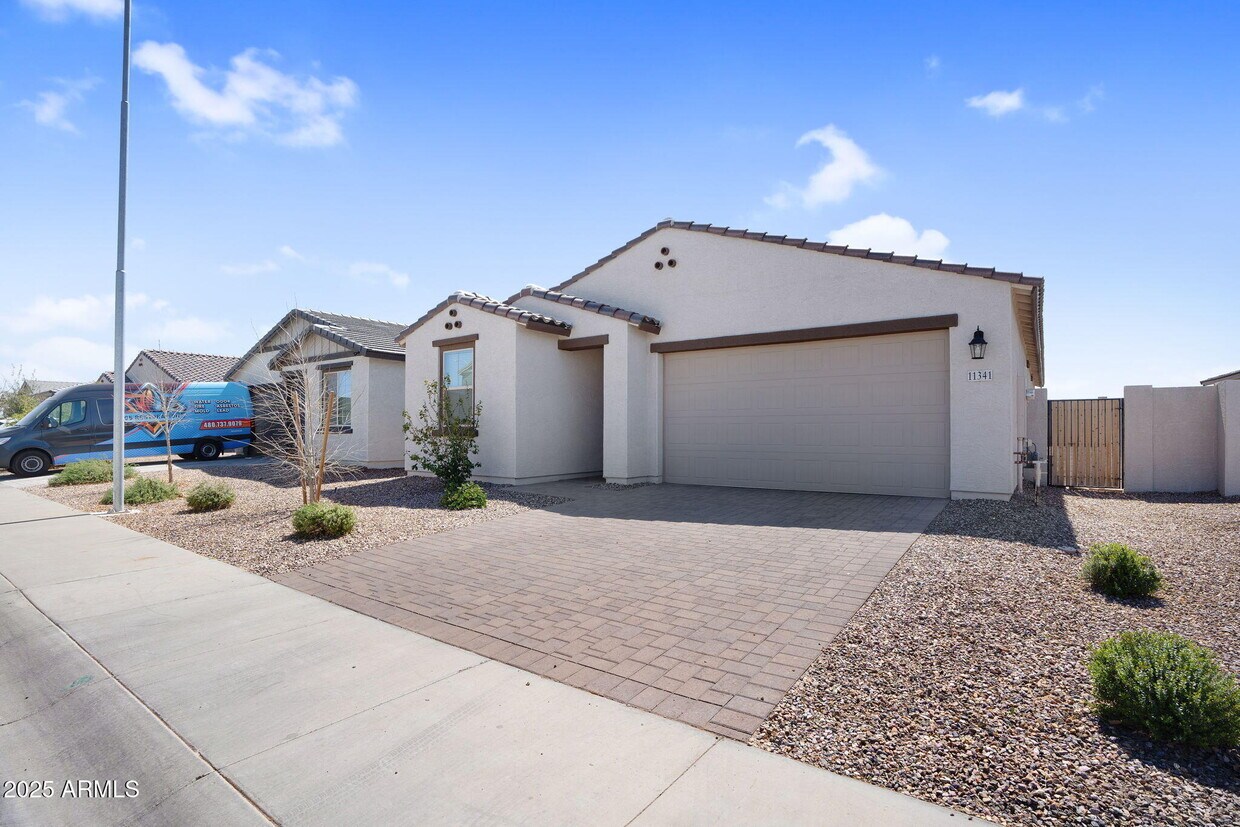 Foto principal - 11341 E Unger Ave