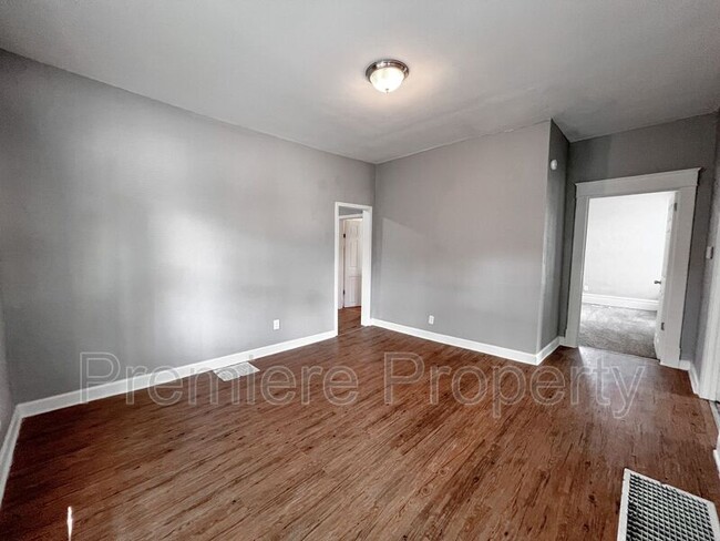 Building Photo - 1514 S Appleton Ave