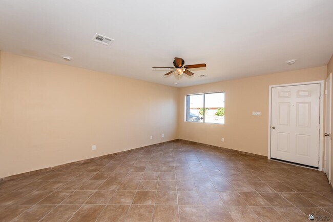 Foto del edificio - 4597 W 18th Pl