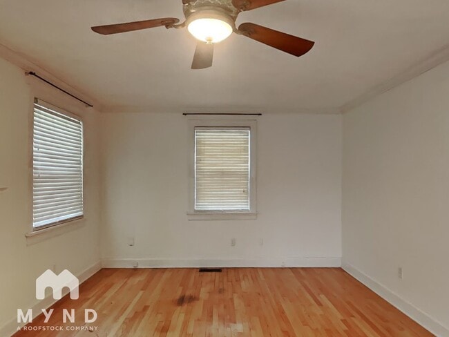Building Photo - 2206 Eastland Ave