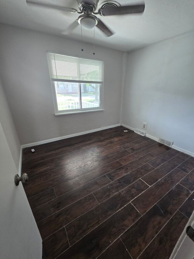 Building Photo - Beautiful 3BD/1BA
