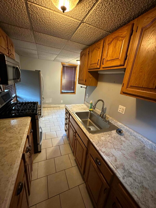 Building Photo - 2425 Pinard St