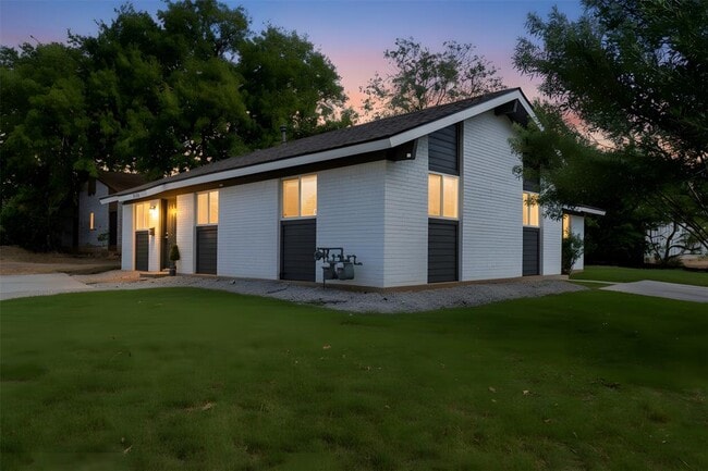 Building Photo - 4913 Hawk Cv