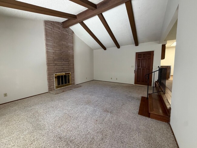 Building Photo - 7739 Southcliff Dr