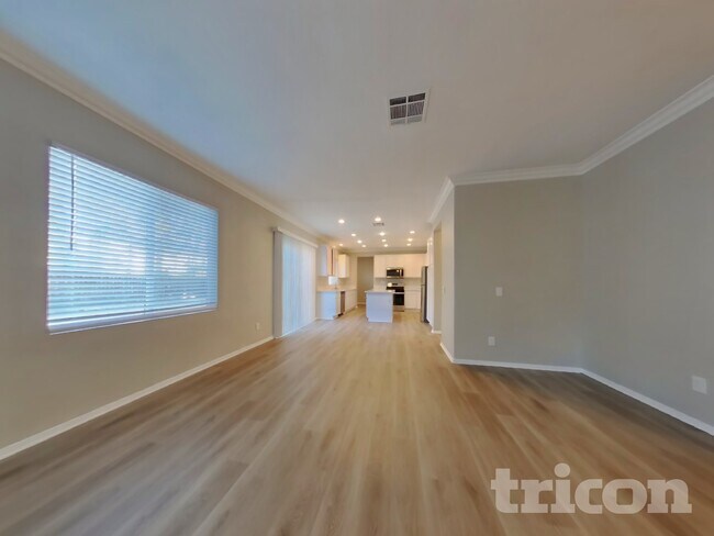 Building Photo - 33558 Iris Ln