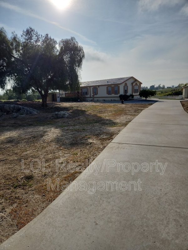 Building Photo - 25795 Leon Rd